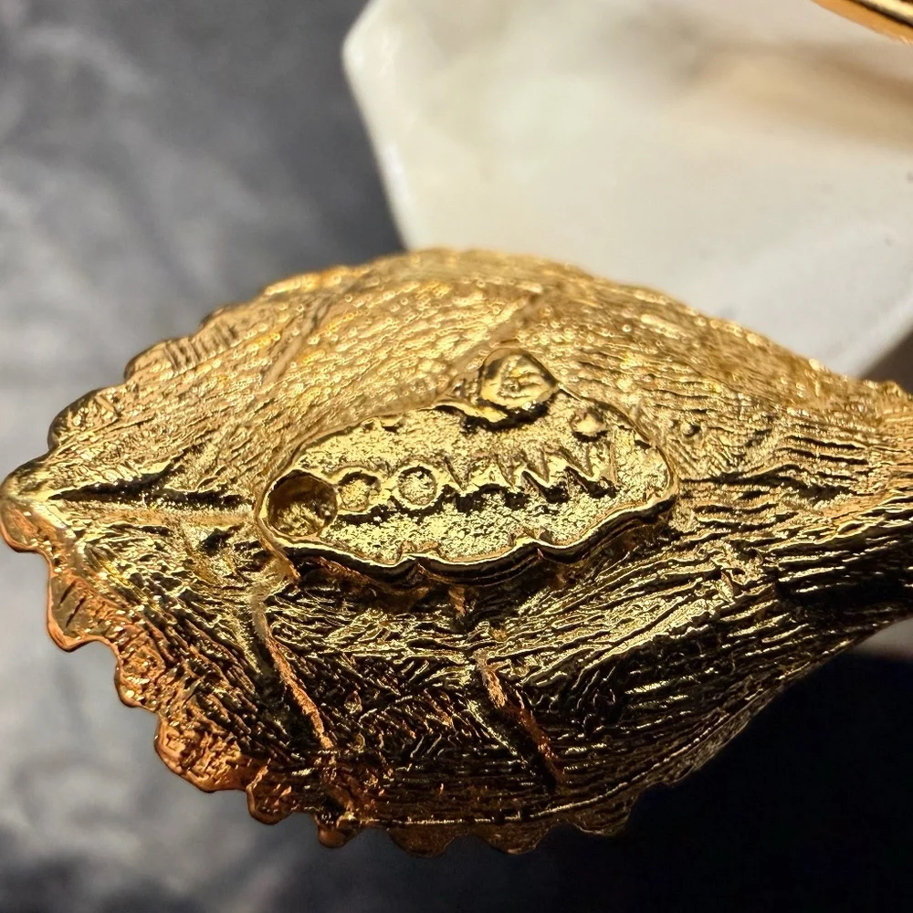 GIOVANNI White Rose with Gold Tone Leaves Brooch